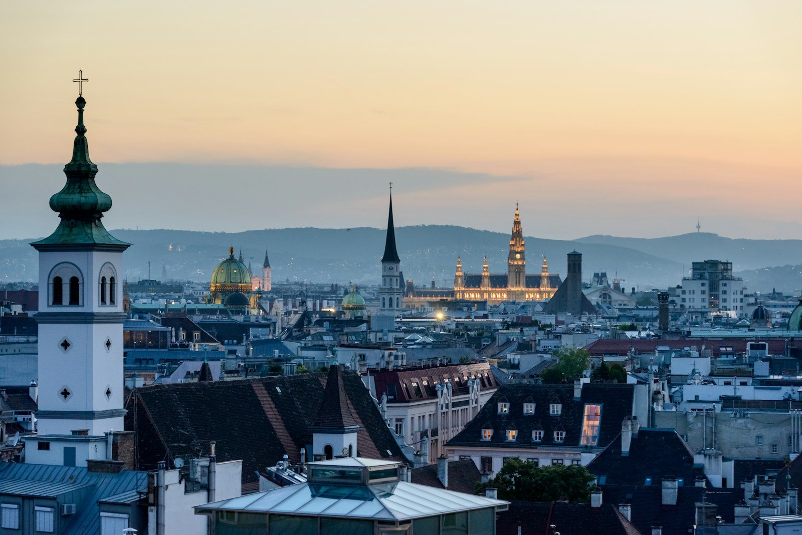Prague Airport Chauffeur,Prague Airport Taxi Transfer,Prague City Transfers